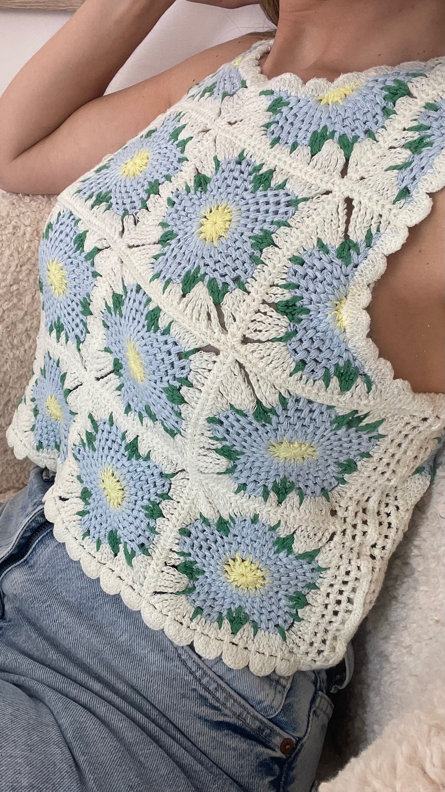 Top en crochet fleurs