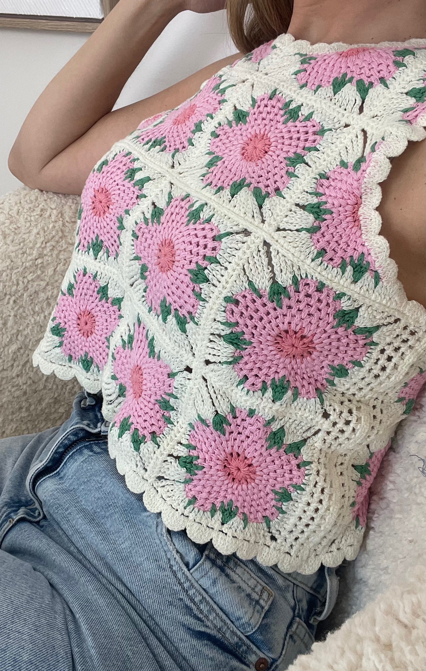 Top en crochet fleurs