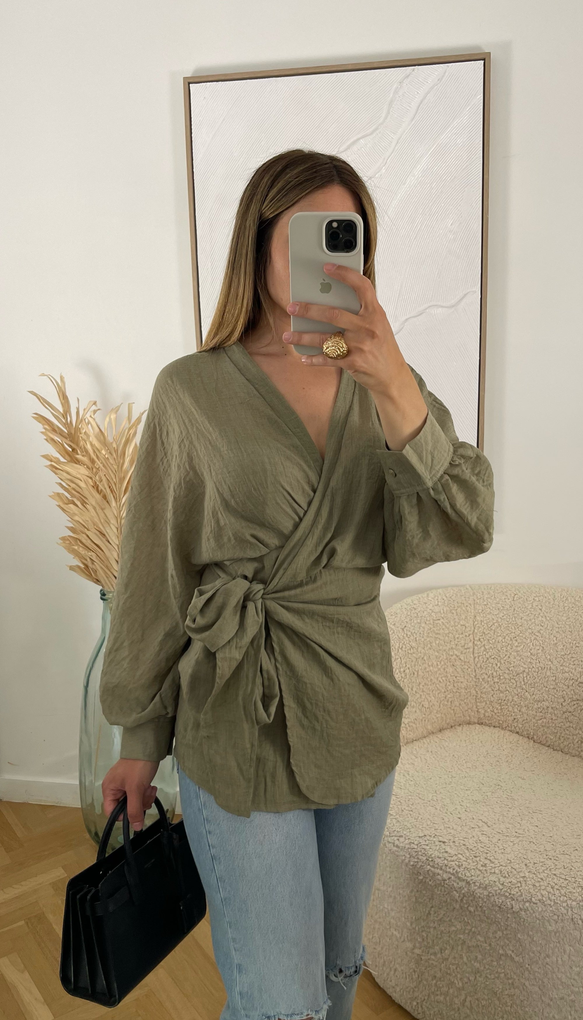 Chemise à nouer sur le côté