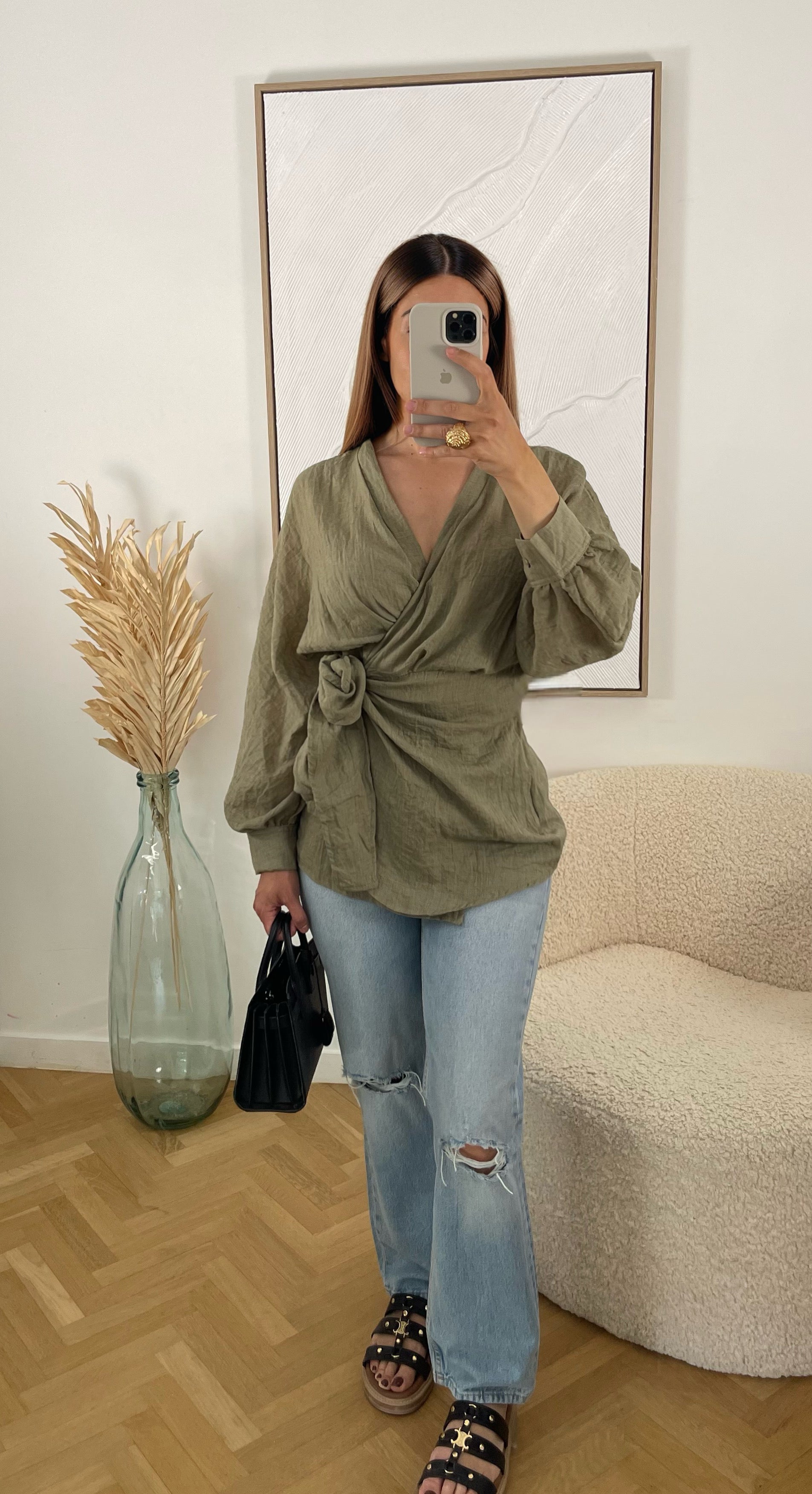 Chemise à nouer sur le côté